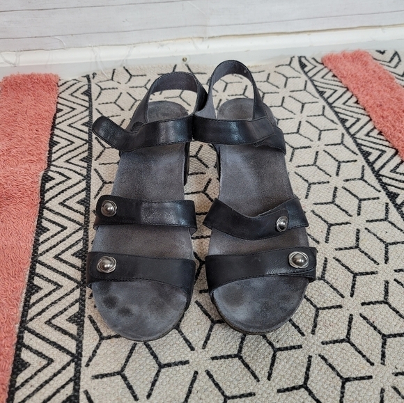 DANSKO SAVANNAH WEDGE SANDAL IN BLACK, SZ 41 - Picture 3 of 11